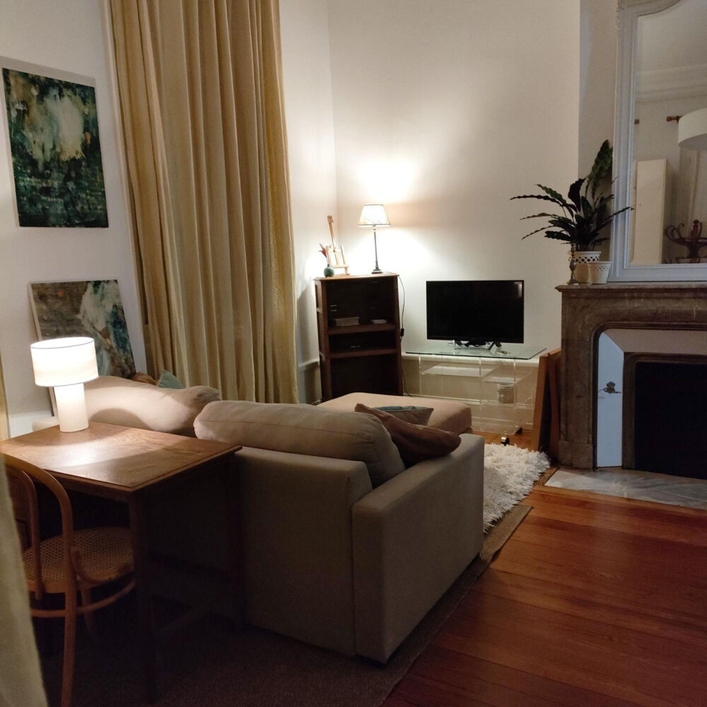 Location Appartement STUDIO MEUBLE 26m2+Mezzanine 8m2  +Option Parking Bordeaux