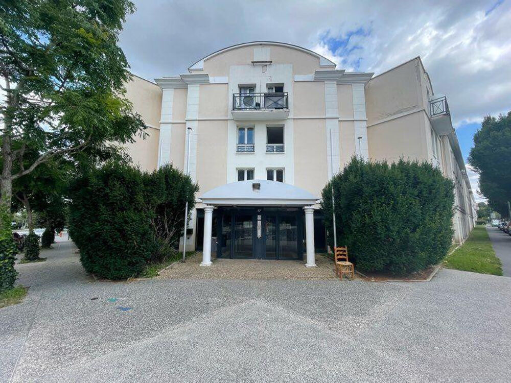Location Appartement Studio meublé à 2min Cergy le Haut RER A Cergy
