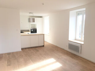  Appartement à louer 3 pièces 80 m²