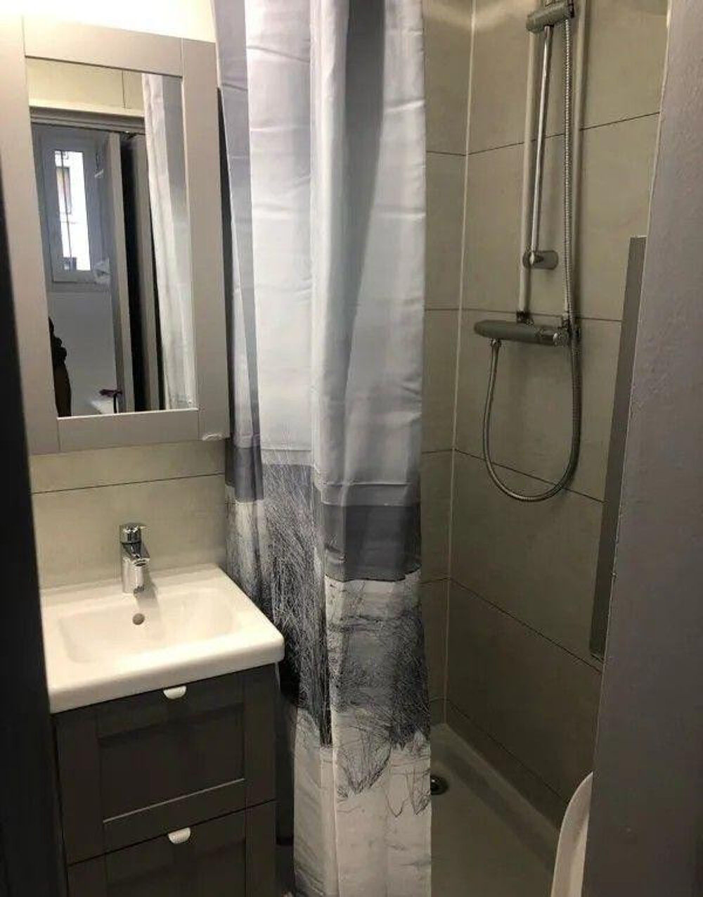 Location Appartement Beau studio meublé 12m² entièrement rénové Paris 19