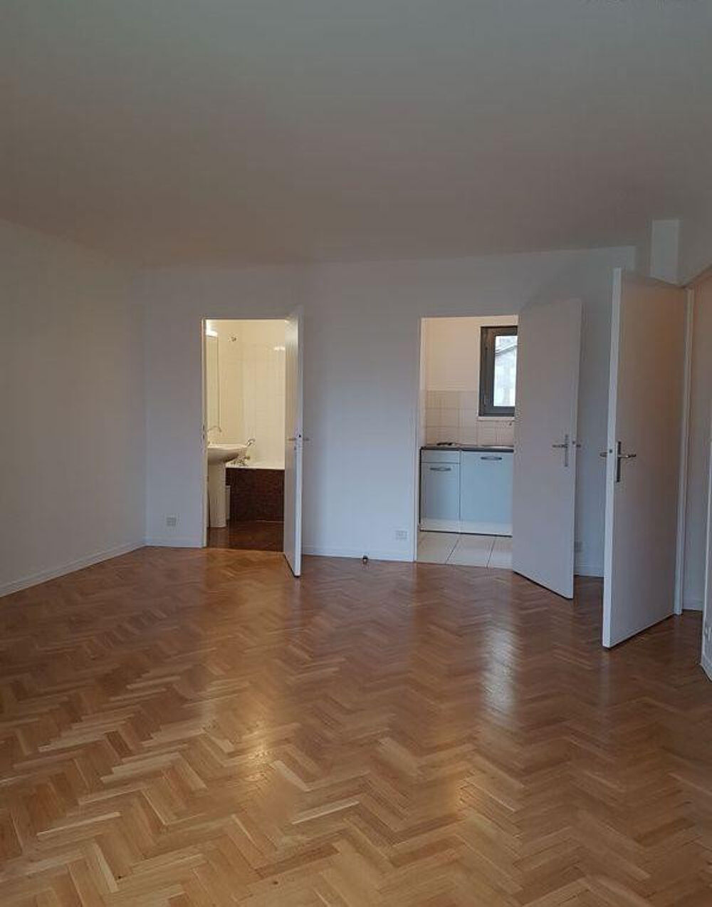 Location Appartement Grand studio Avenue Gambetta Paris 20