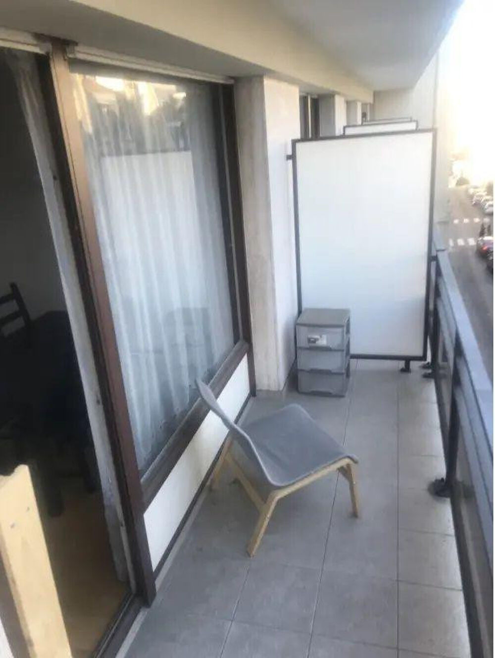 Location Appartement Grand studio sur rue avec balcon Paris 16ème