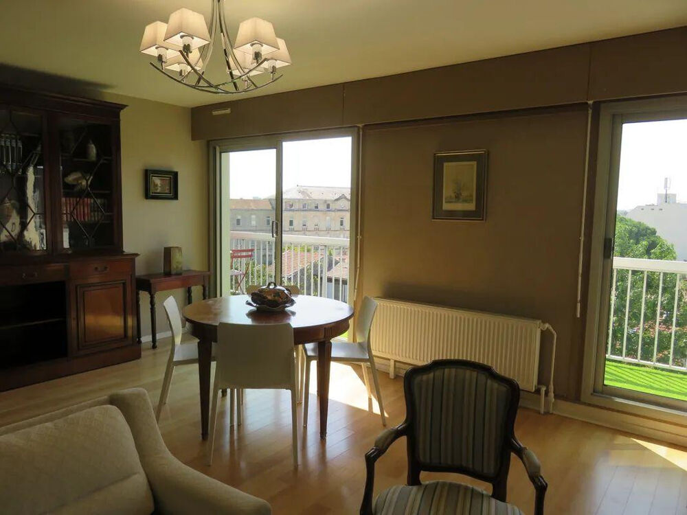 Location Appartement Superbe T2 meublé 62m² sans vis à vis Saint Genès Bordeaux