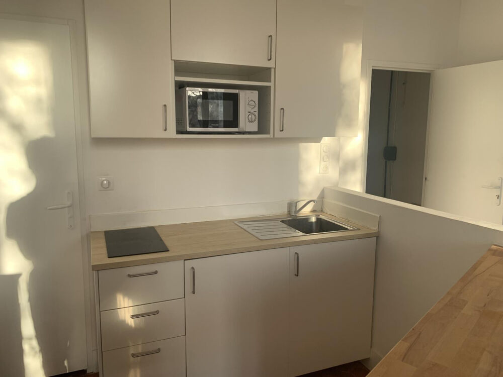 Location Appartement Beau studio meublé 35m² cours Julien Marseille 6