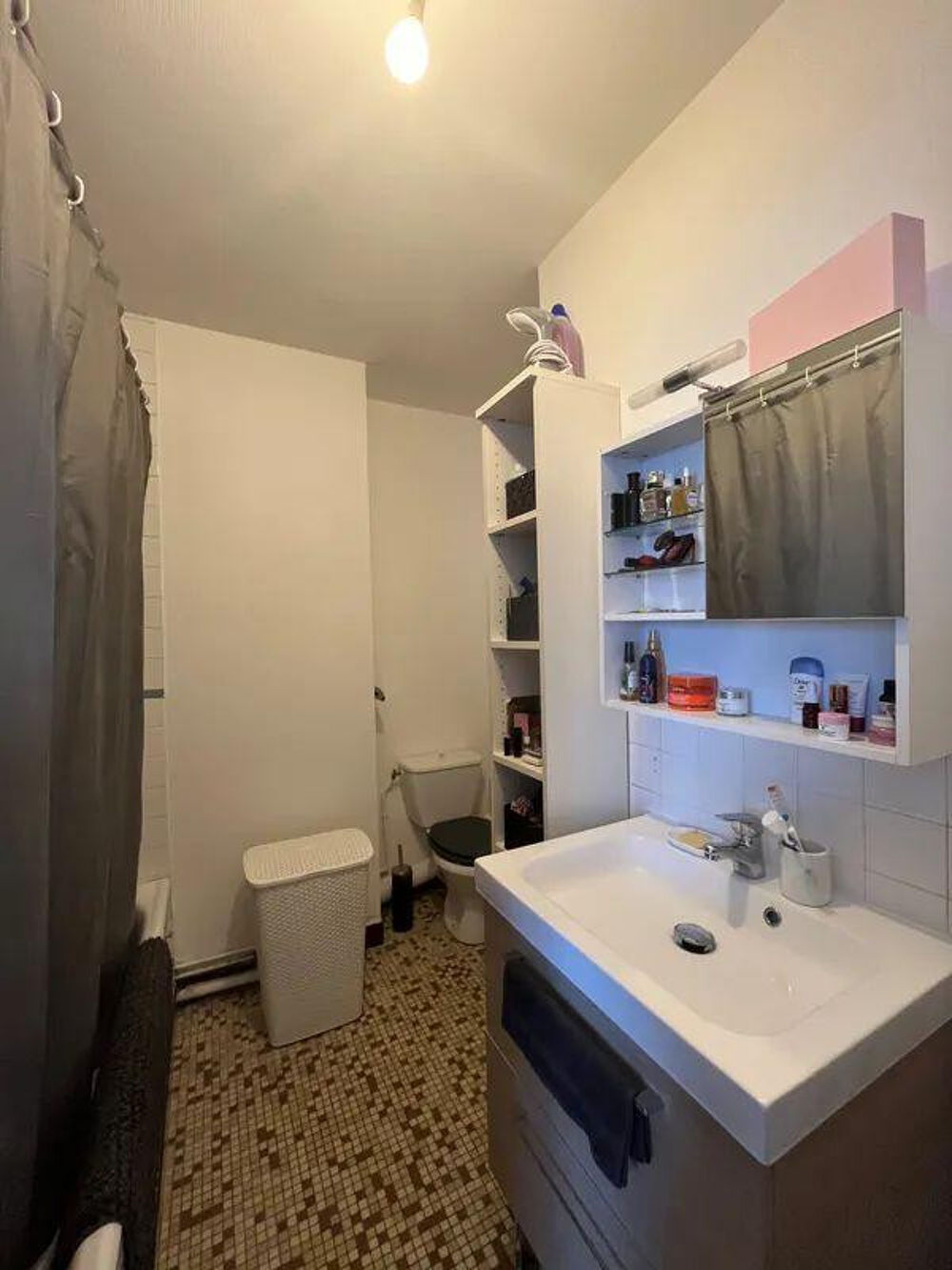 Location Appartement Beau studio 32m² proche Place RABELAIS Tours