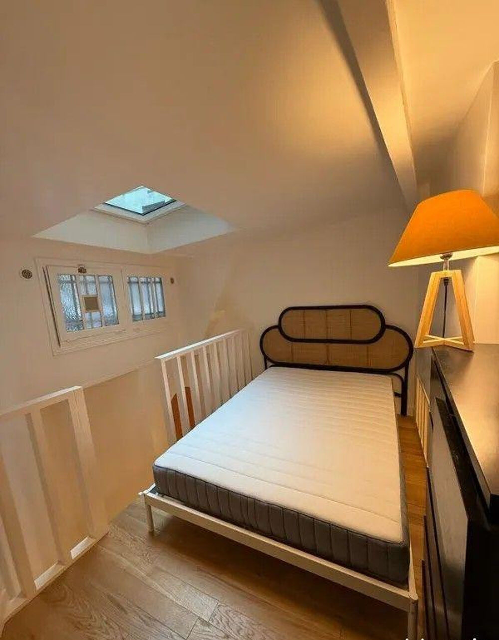 Location Appartement Beau duplex 26m² aux Buttes Chaumont Paris 19