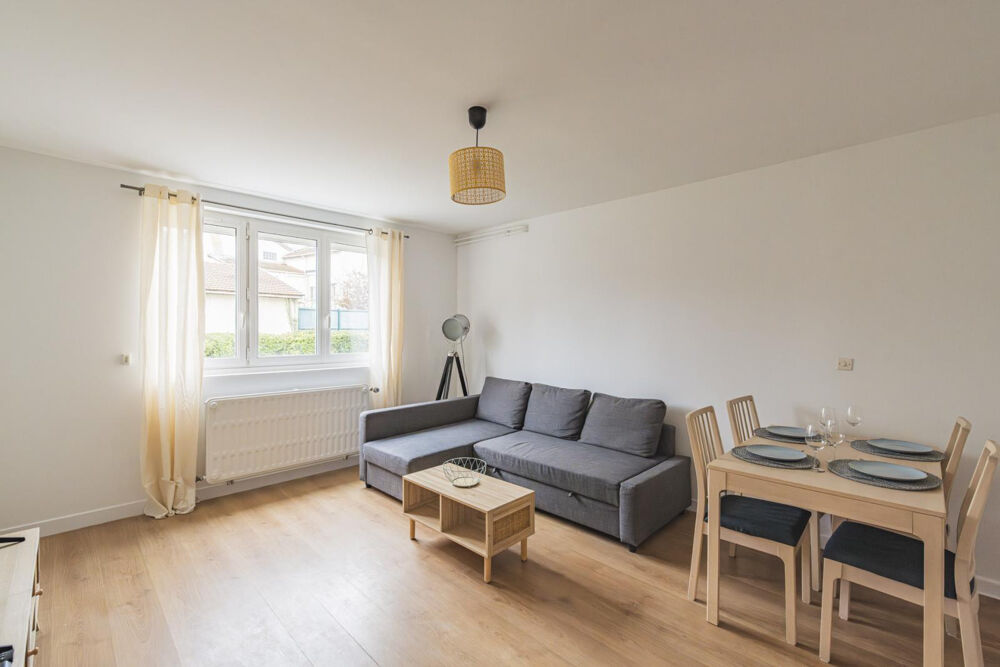 Location Appartement Apparemment en colocation 4 chambres Reims centre Reims