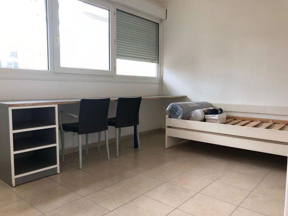 Location Appartement Beau studio 19m² rénové + place de parking Montpellier