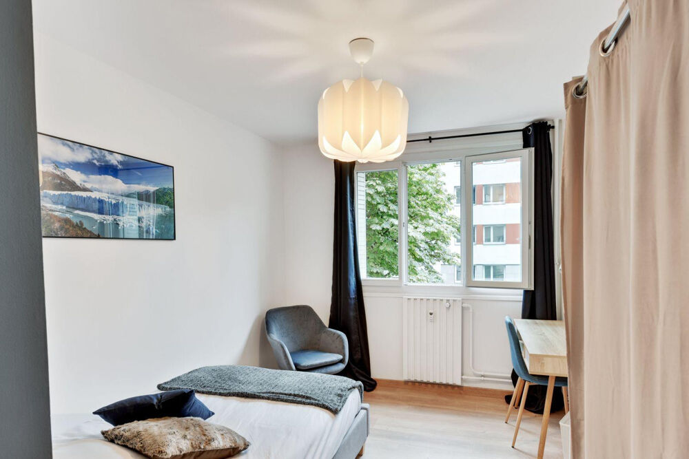 Location Appartement ? Chambre 17m2 avec sdb privé, proche centre ville Grenoble