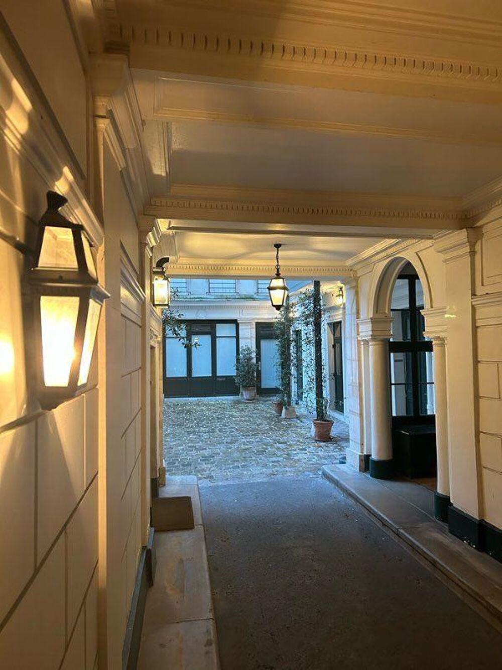 Location Appartement Saint-Germain-des-Prés vue Panthéon Paris 6