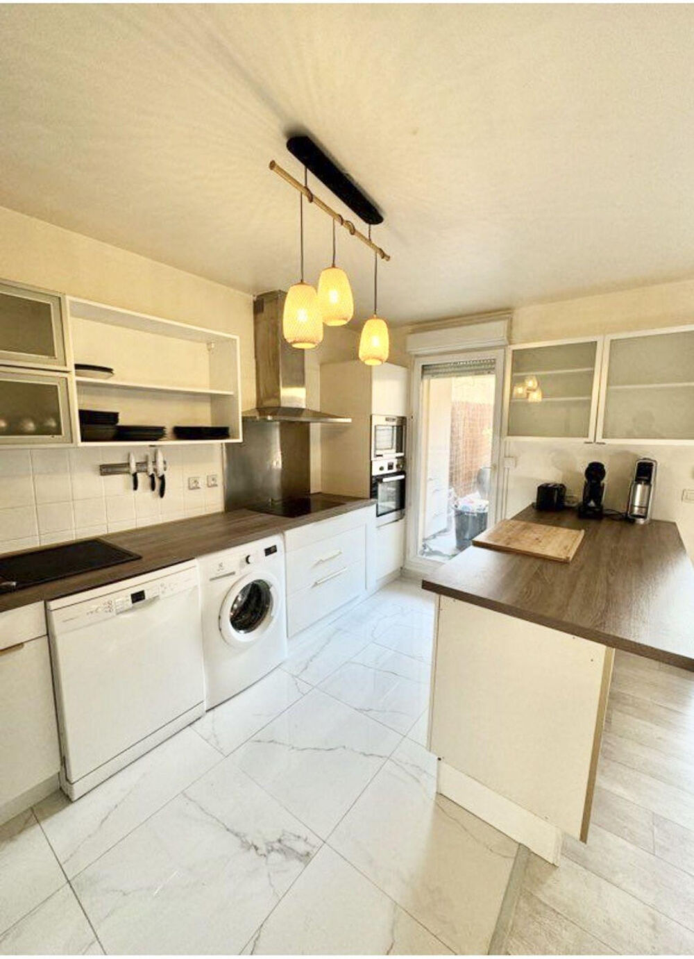 Location Appartement Appartement pour colocation 70m2 + 50m2 de jardin Marseille 10
