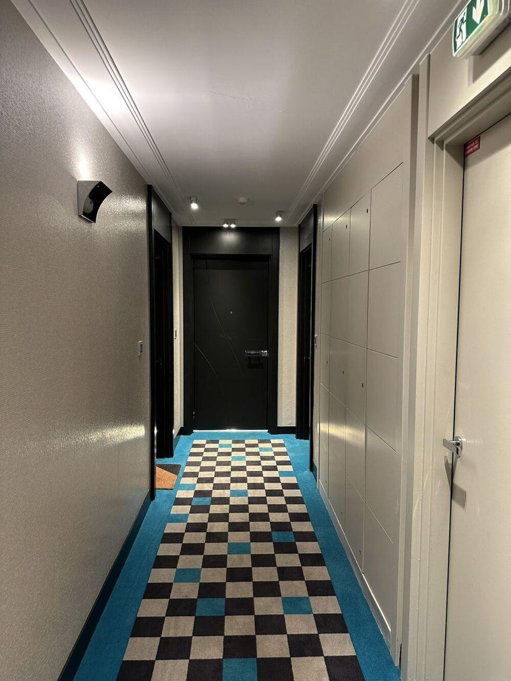 Location Appartement Beau studio meublé 32m² au calme sur jardin Paris 18