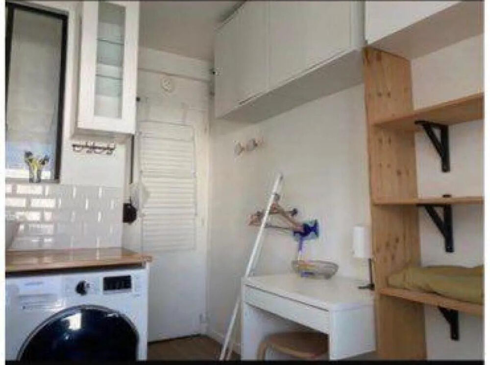 Location Appartement Beau studio meublé rénové 10m² Paris 10
