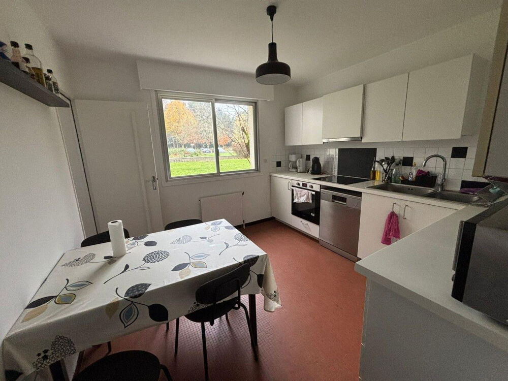 Location Appartement Chambre meublée dans colocation de 3 chambres Nantes