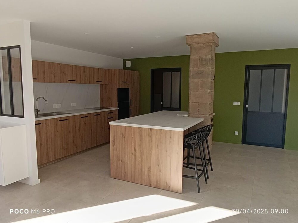 Location Appartement Loft style atelier rdc dans village Hauterives