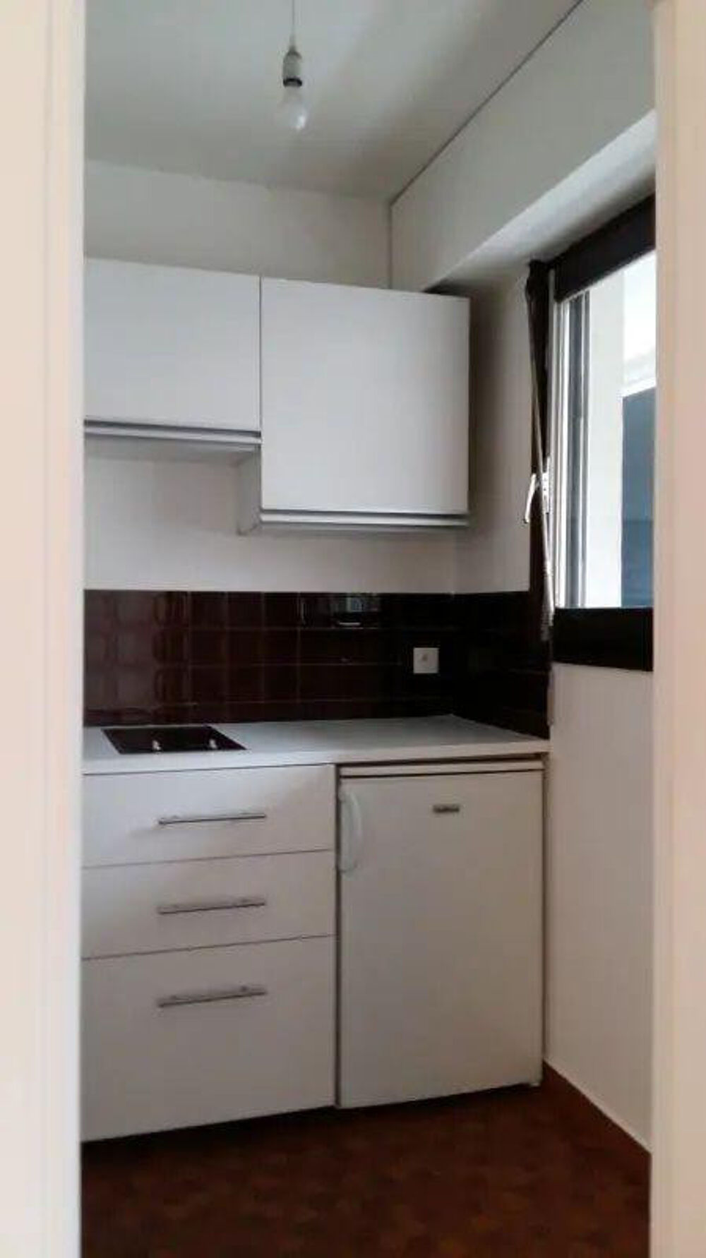 Location Appartement Joli studio, résidence sécurisée, grand balcon Paris 11