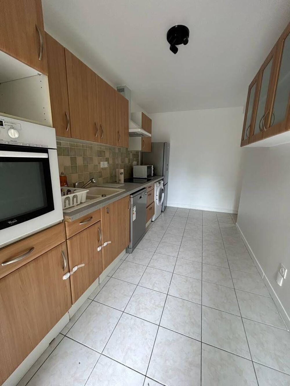 Location Appartement Chambre dispo dans belle coloc à Evry Évry-courcouronnes