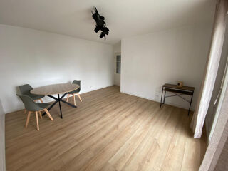  Appartement à louer 2 pièces 50 m²