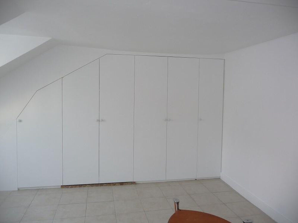 Location Appartement 2 pièces mansardé Paris 9ème Paris 9