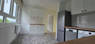  Appartement à louer 4 pièces 81 m²