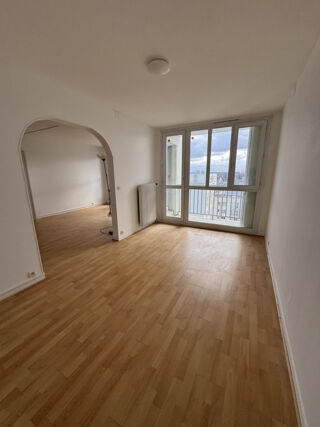  Appartement à louer 5 pièces 91 m²