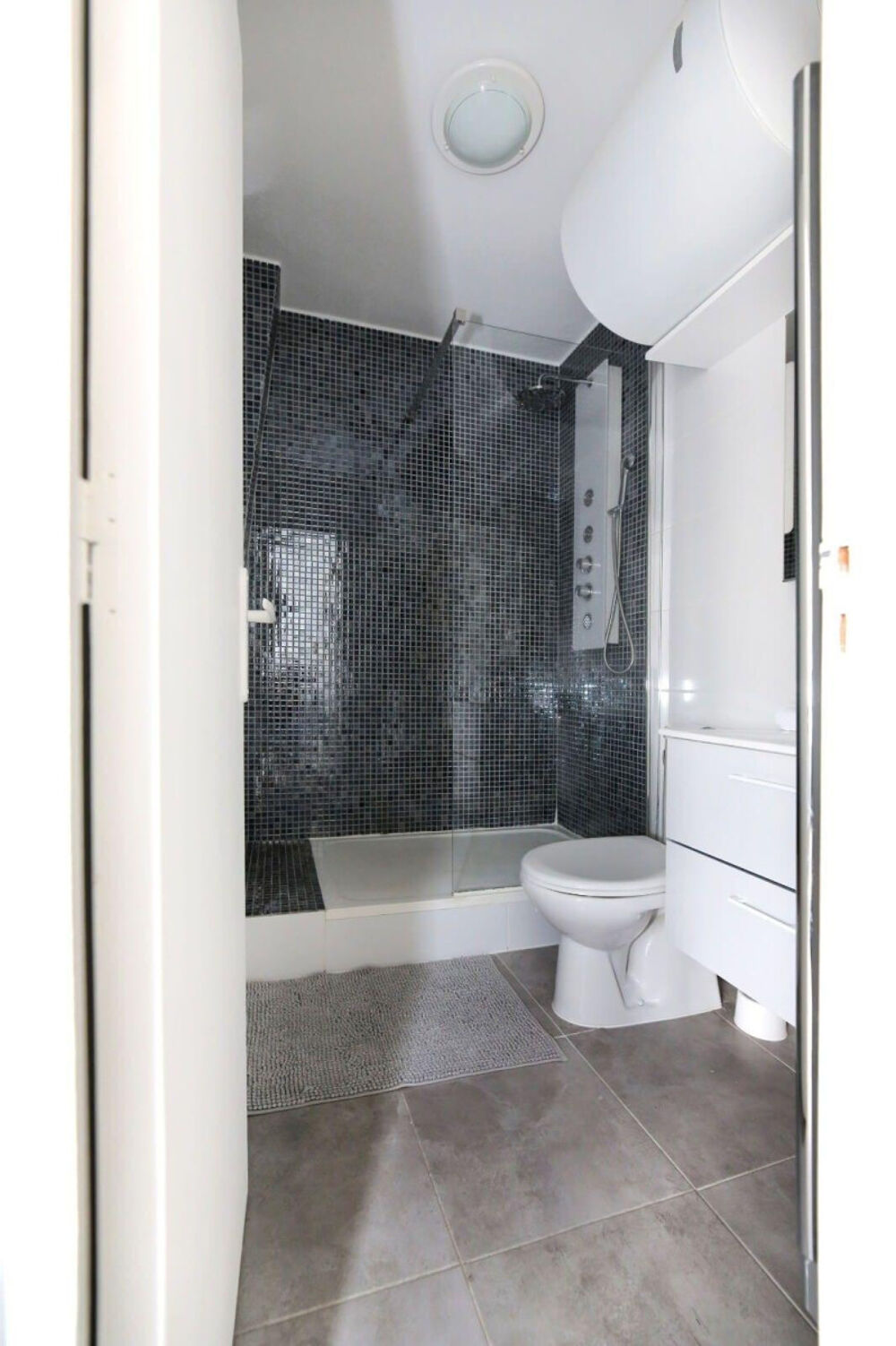 Location Appartement Superbe studio meublé 23m² proche marché Poncelet Paris 17