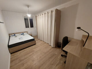  Appartement à louer 4 pièces 72 m²