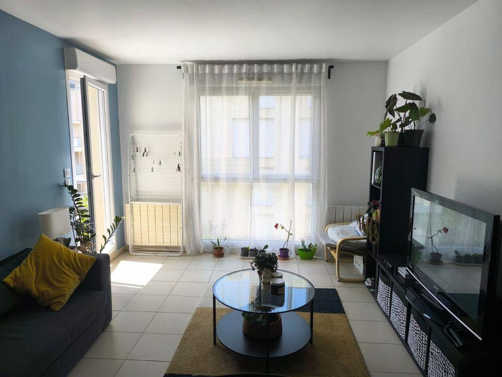 Location Appartement T2 récent meublé avec garage fermé en sous-sol Villeurbanne