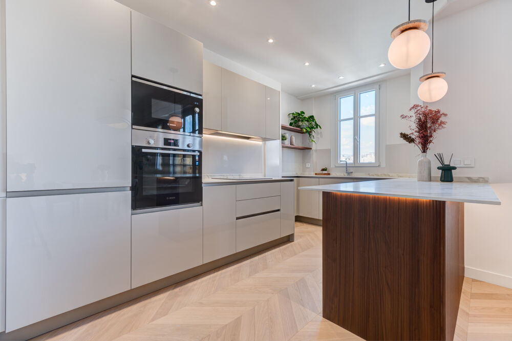Vente Appartement Nice – Carré d'Or : Charmant 3 pièces de 88 m² niché au dernier étage d'une élégante résidence bourgeoise. Nice