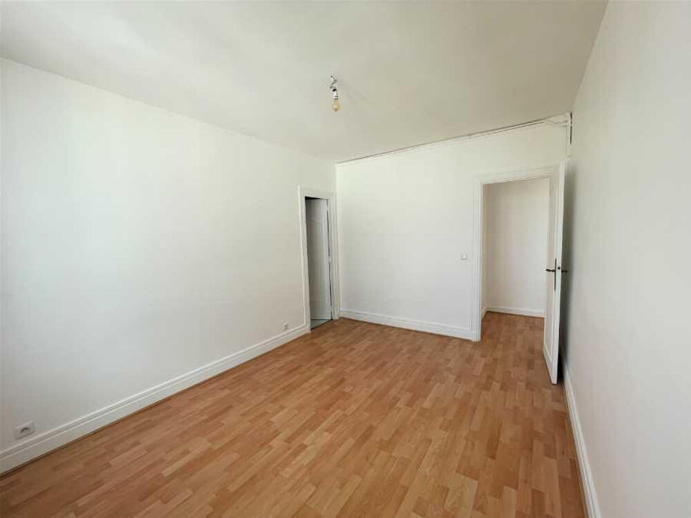 Location Appartement 2 pièces avec balcon Paris 11 Métro Rue Saint-Maur Paris 11
