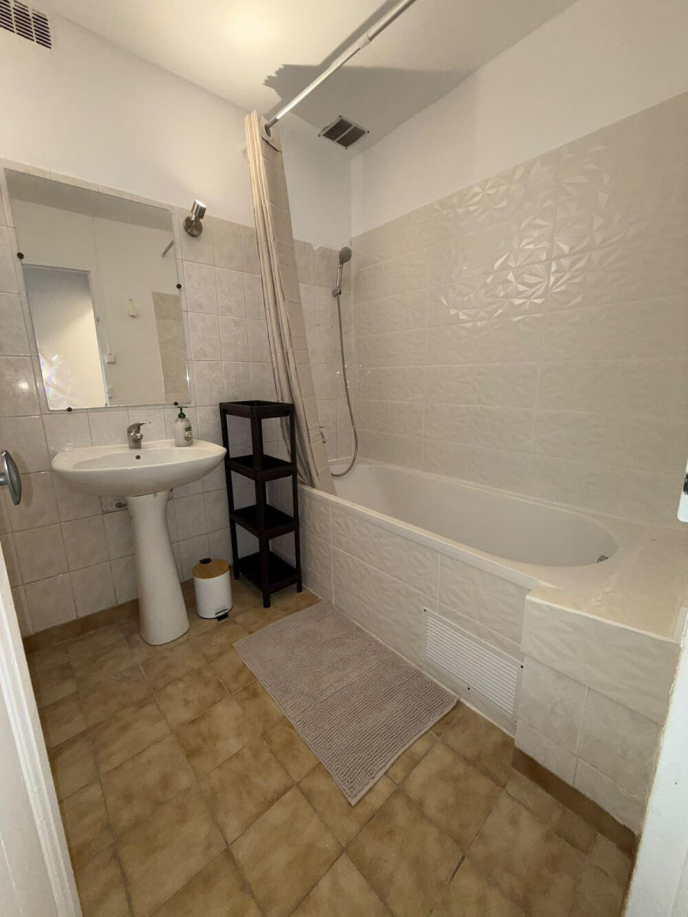 Location Appartement T2 bis meublé - rénové - 52m² - centre ville Béziers
