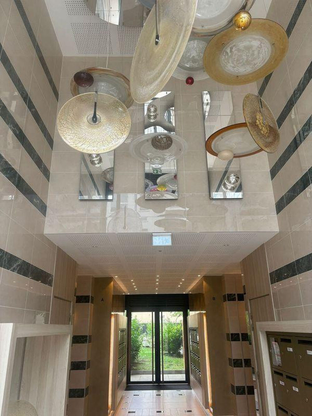 Location Appartement Location Studio haut standing avec Balcon Colombes
