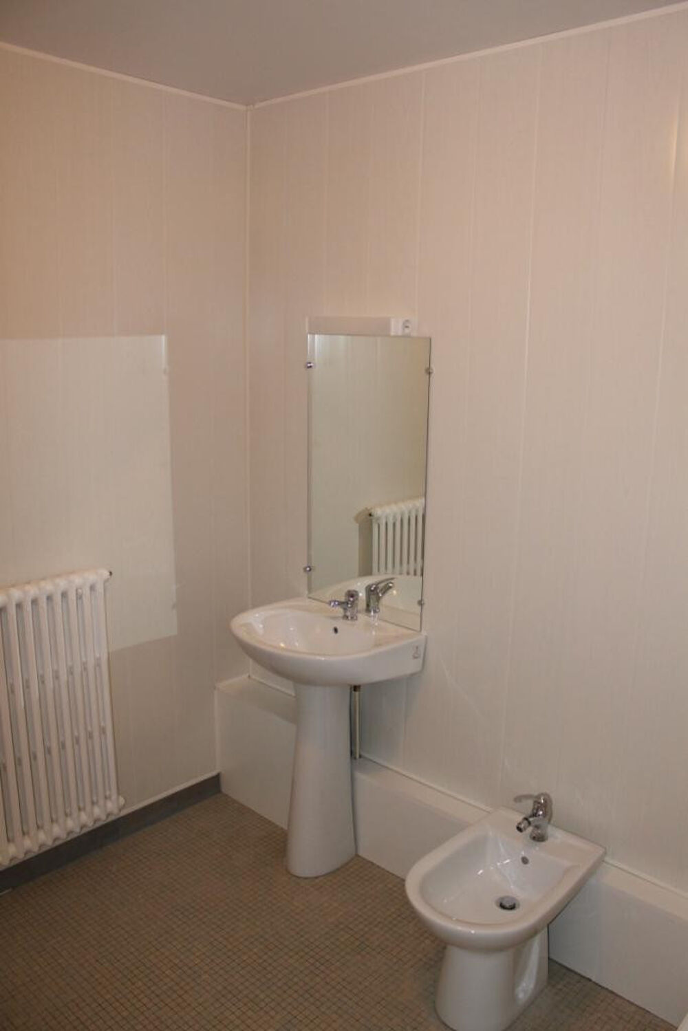 Location Appartement BEL APPARTEMENT F3 BIEN SITUE LA CHARITE SUR LOIRE La charité-sur-loire