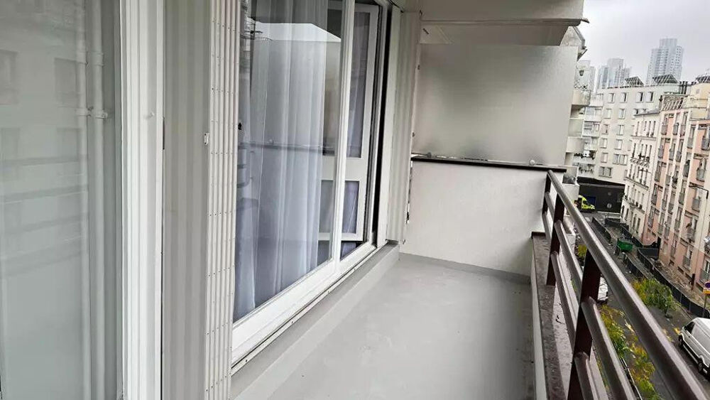 Location Appartement T1bis de 36m2 avec balcon, cave et parking Paris18 Paris 18