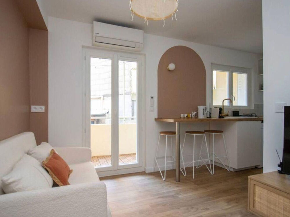 Location Appartement T2 terrasse meublé CC bail mobilité Marseille 7