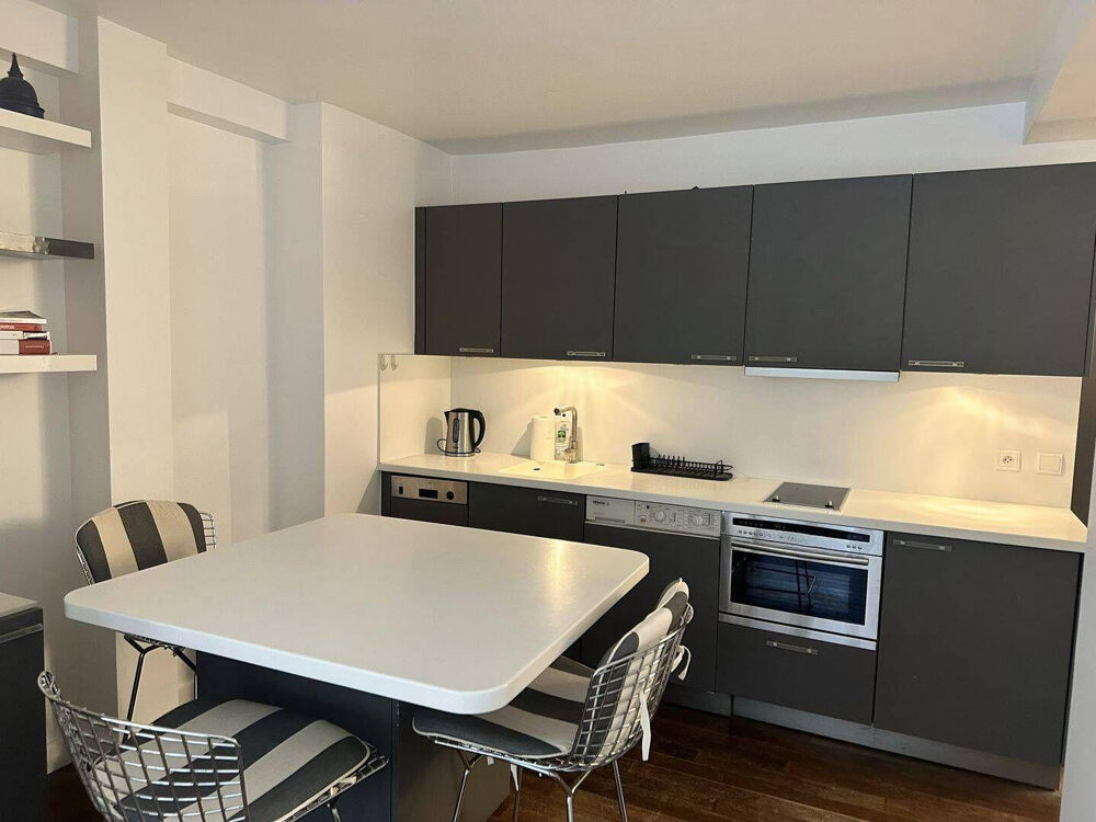 Location Appartement Beau 2P 37m² très calme proche quais de Seine Paris 8