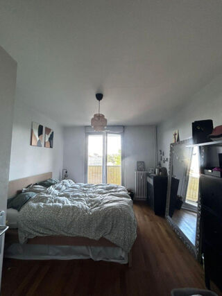  Appartement à louer 4 pièces 76 m²
