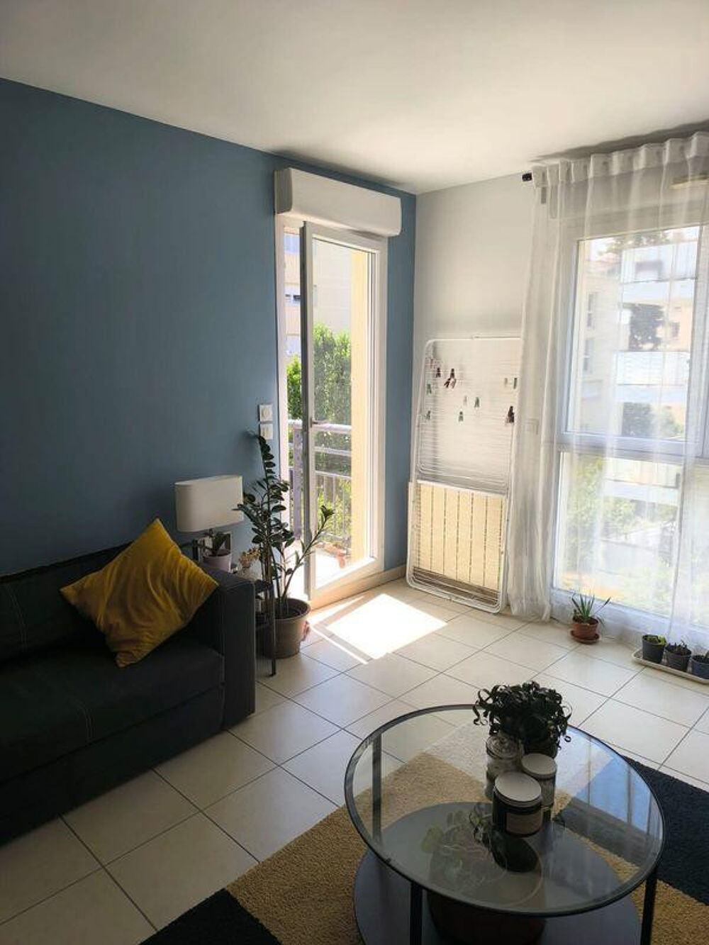 Location Appartement T2 récent meublé avec garage fermé en sous-sol Villeurbanne