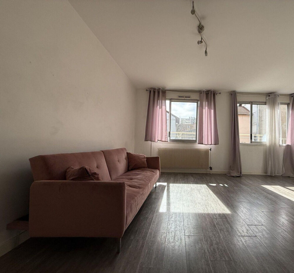 Location Appartement Studio lumineux de 32 m2 dans résidence calme. Grenoble