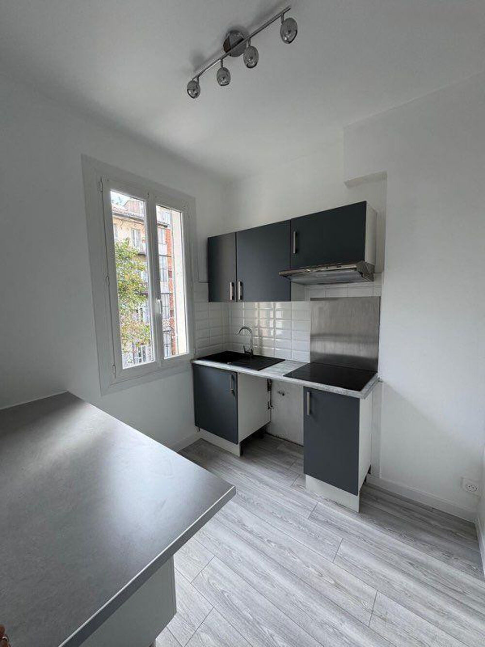 Location Appartement À louer – Appartement T2/T3 rénové – Marseille 5e Marseille 5