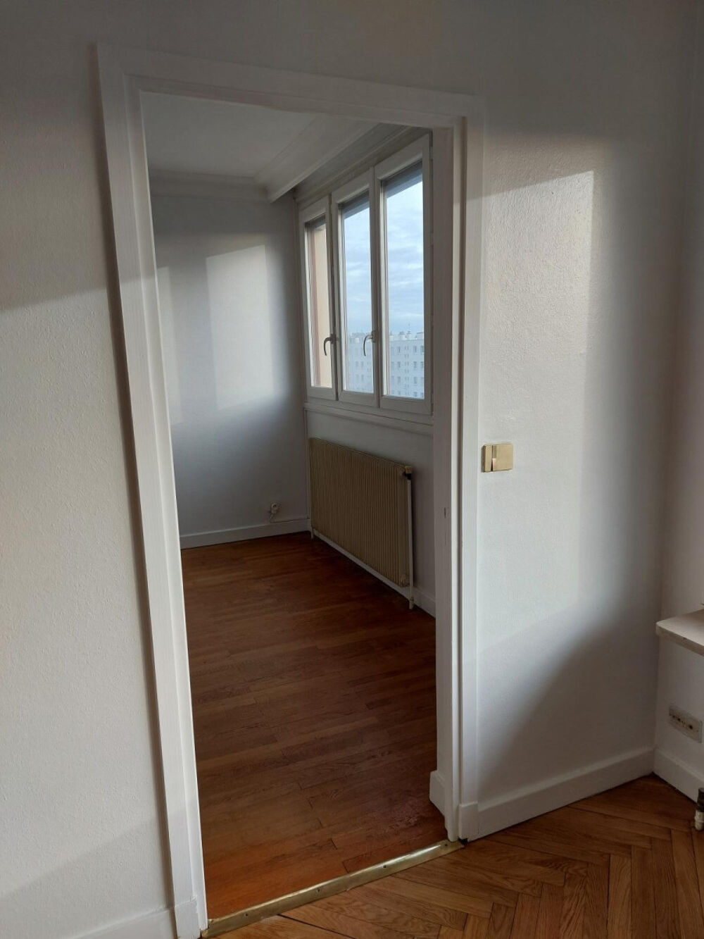 Location Appartement RÉSIDENCE STANDING PLUS DE 78M2 HALL AMÉNAGEABLE Bron