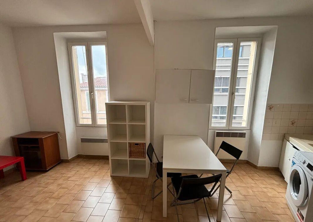 Location Appartement Studio meublé 29m2 idéal étudiant rue du rouet Marseille 8