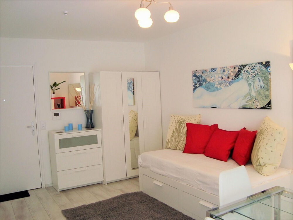 Location Appartement Studio meublé avec grande terrasse à côté du RER Évry-courcouronnes