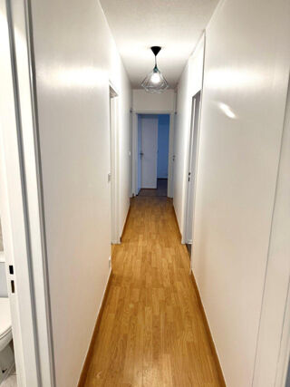  Appartement à louer 1 pièce 94 m²