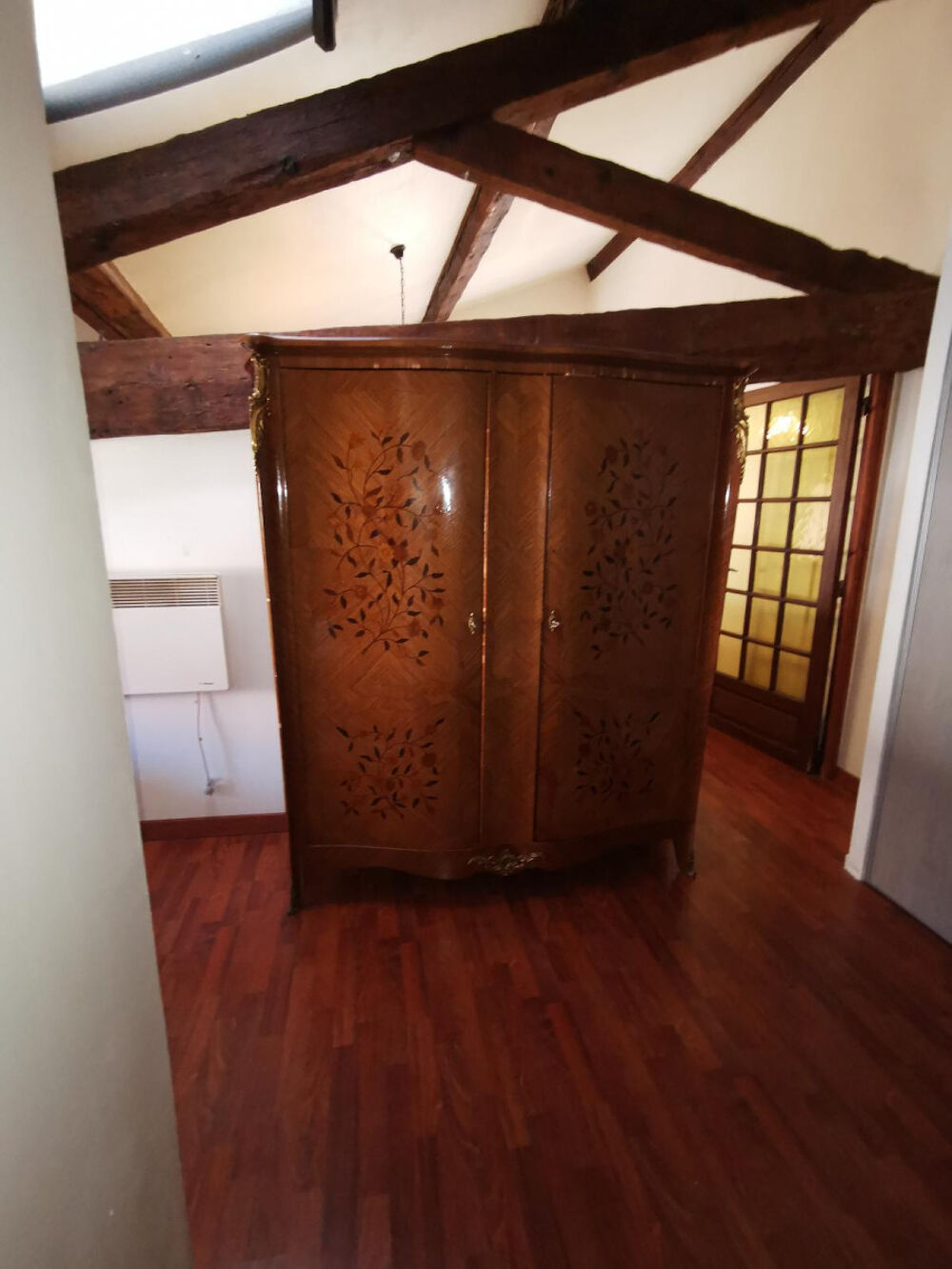 Location Appartement Avec  électrice, eau, internet, assurance etc.... Neuville-sur-saône