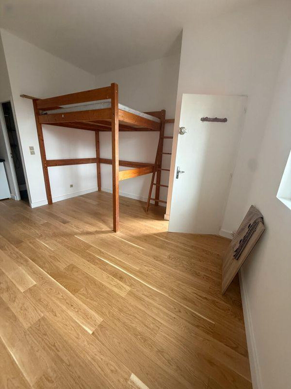 Beau studio 18m2 ensoleillé entièrement rénové