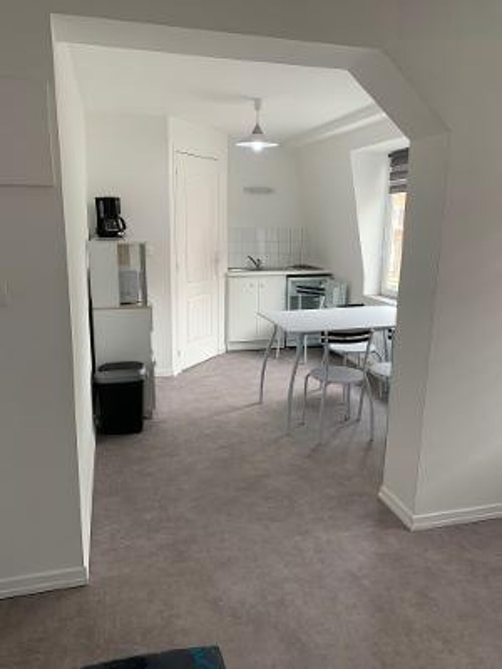 Location Appartement Studio meublé étudiant(e) Hellemmes 200m métro Lille