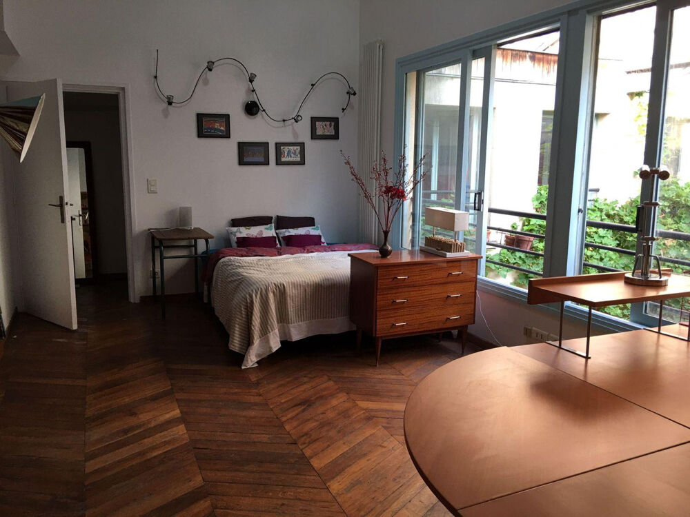 Location Appartement Bibliothèque sous la lune Paris 11