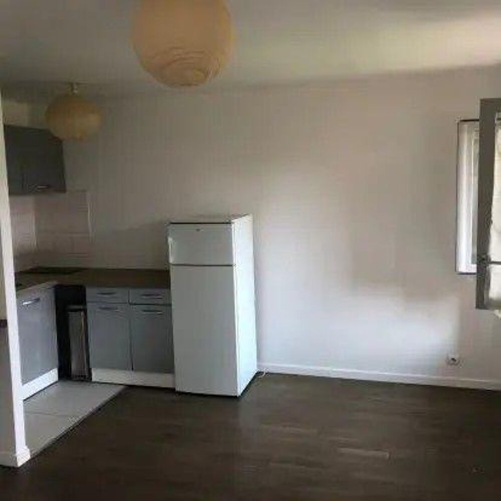 Location Appartement Beau studio 31m² quartier des Epinettes-Bessières Paris 17