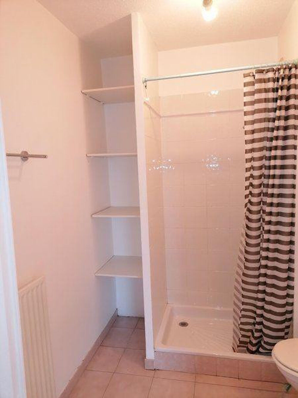 Location Appartement Grand studio à Villemomble, balcon Villemomble